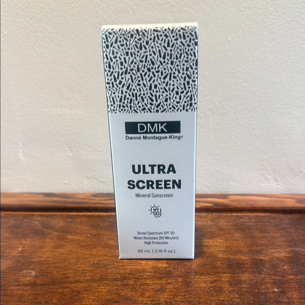 DMK Ultra Screen Mineral Sunscreen SPF 50 - White